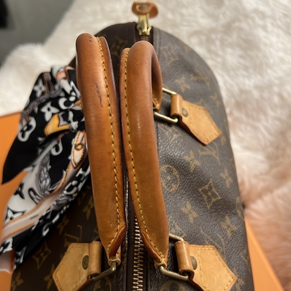 Authentic Louis Vuitton Speedy 30 monogram - Picture 3 of 16